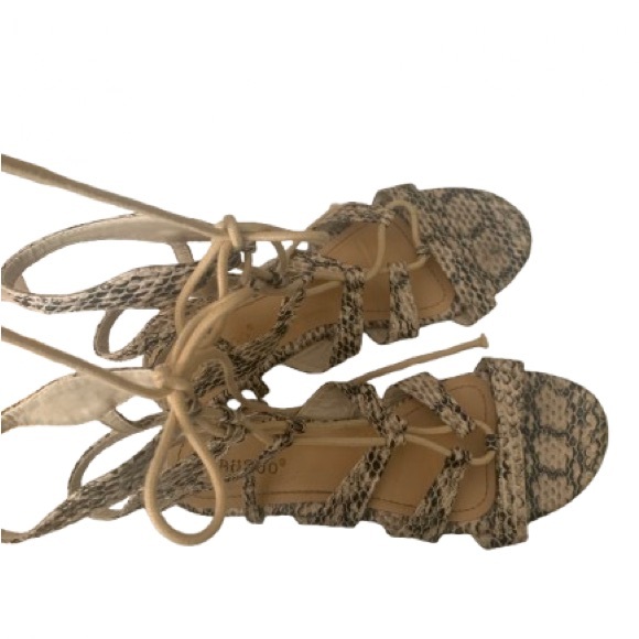 💛 Bamboo Lace Up Gladiator Sandal - Picture 6 of 9